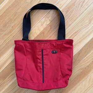 Victorinox Swiss Army 
Red Canvas Tote Shoulder Bag  
Luggage Tag